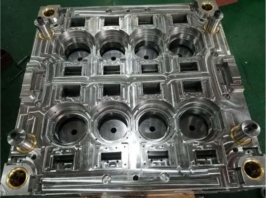 Obróbka CNC Forma z wieloma 8 wnękami i materiałem P20 S50c S136